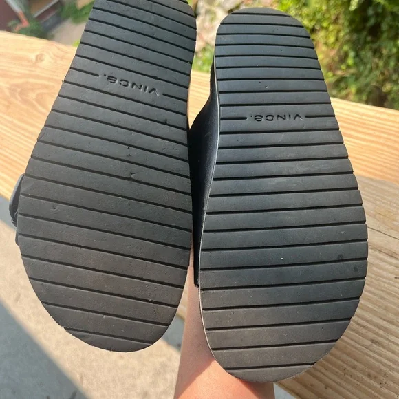 Vince Glyn black slides/sandals - Picture 5 of 6